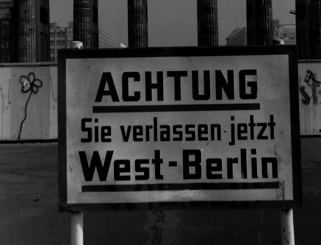 Photo of Brandenburg Gate from the 1980s