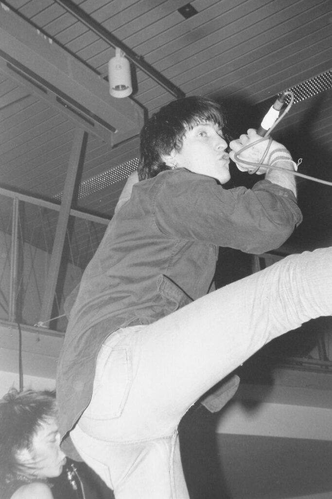 instigators-andy-guitarrist